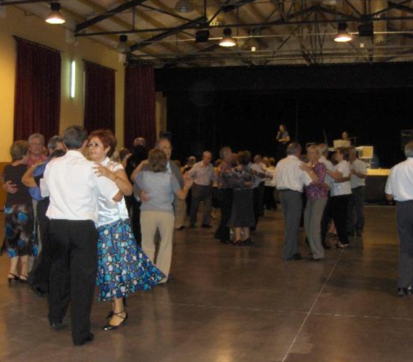 Ball amb l'Andreu de Roses