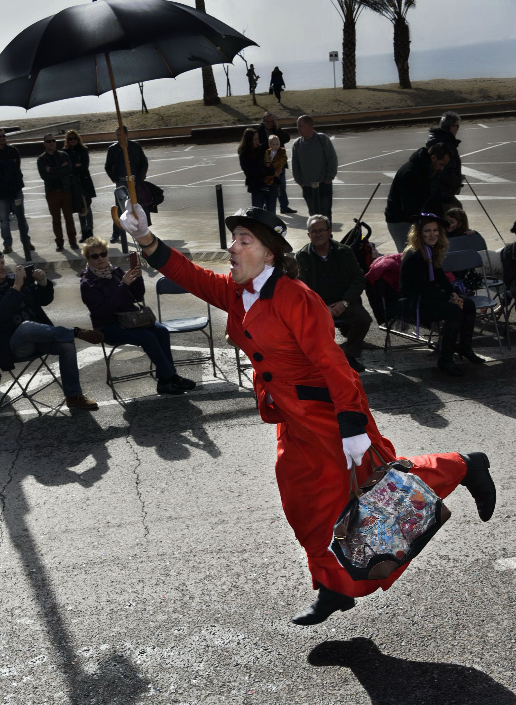 1er. premi. Mary Poppins aterrant al país de Tramuntana, de Jose Roy Muñoz.